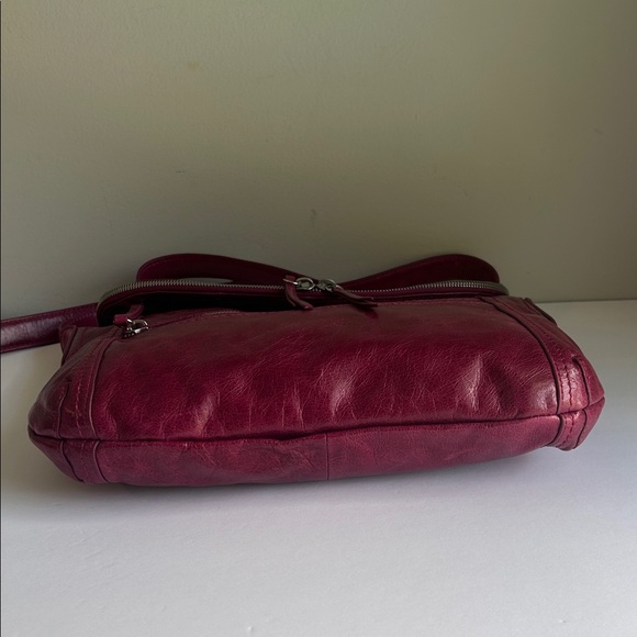 HOBO INTERNATIONAL LEATHER CROSSBODY BAG - Picture 7 of 12